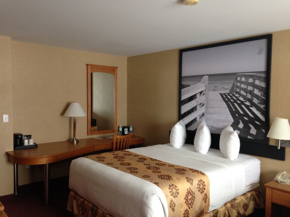 Quality Inn & Suites Cornwall Εξωτερικό φωτογραφία