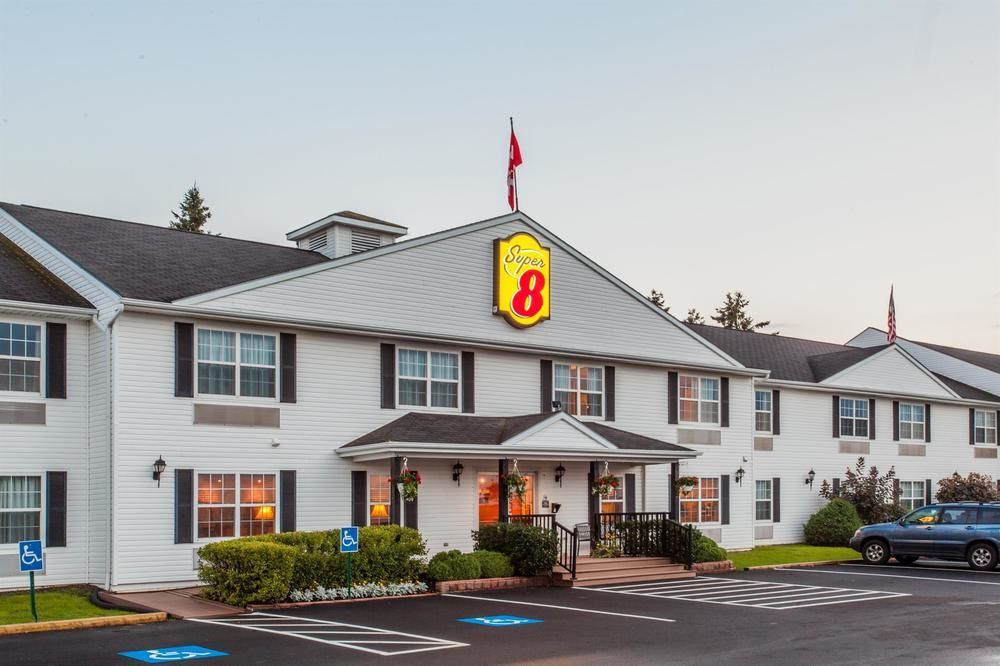 Quality Inn & Suites Cornwall Εξωτερικό φωτογραφία