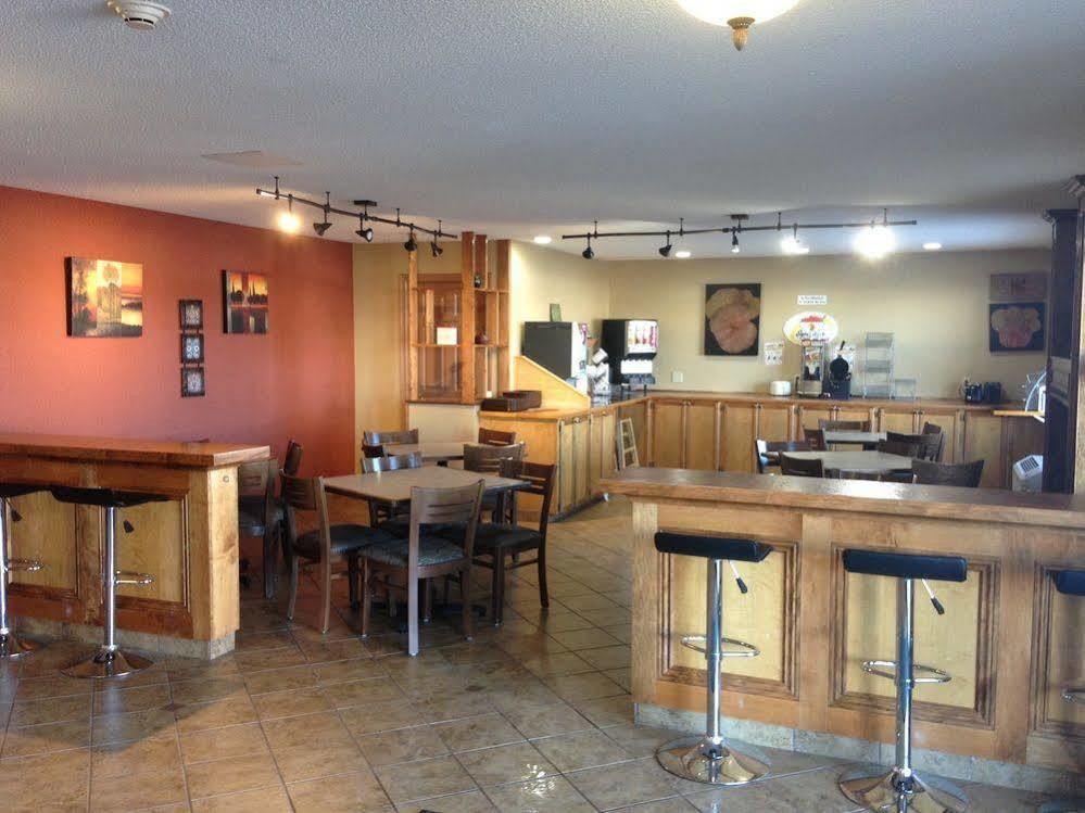 Quality Inn & Suites Cornwall Εξωτερικό φωτογραφία