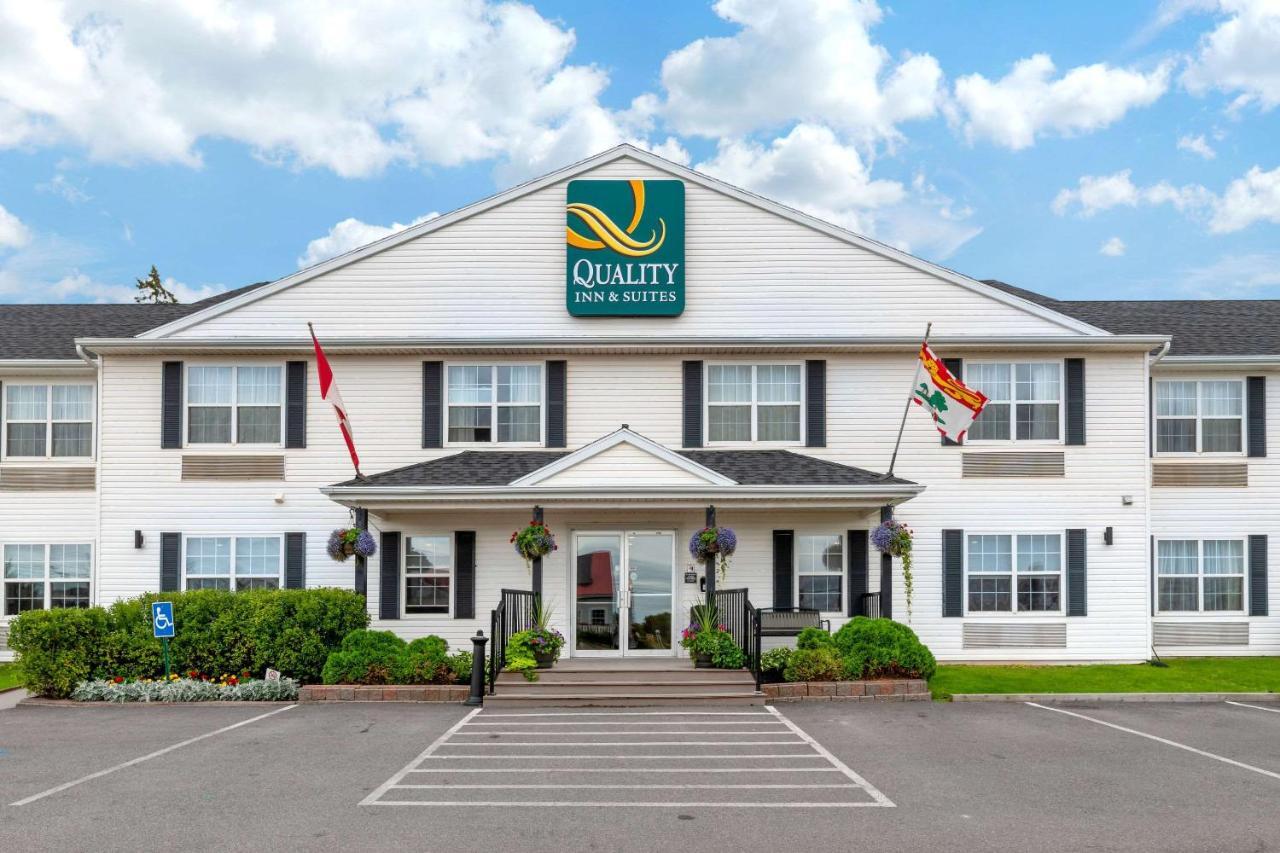 Quality Inn & Suites Cornwall Εξωτερικό φωτογραφία
