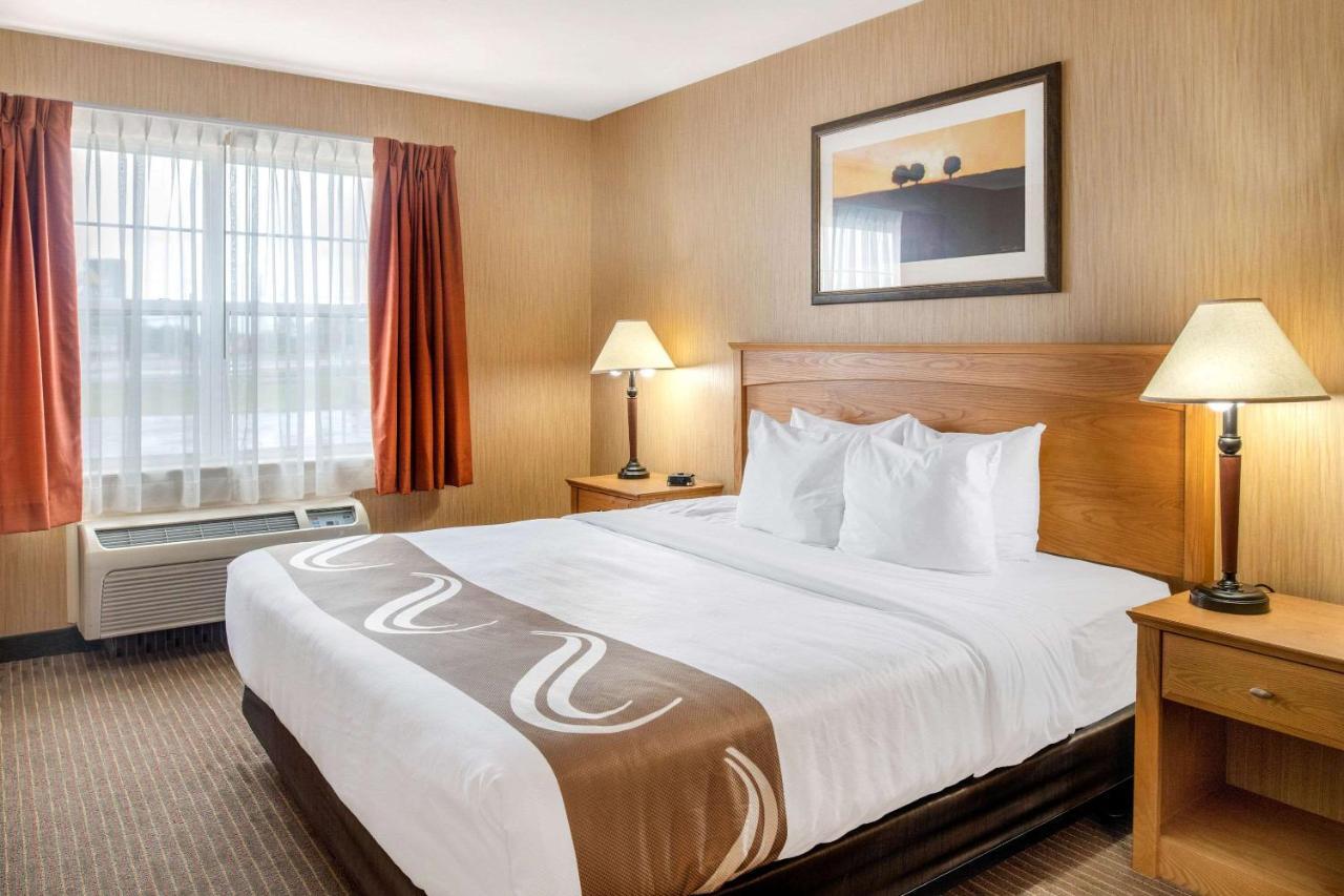 Quality Inn & Suites Cornwall Εξωτερικό φωτογραφία