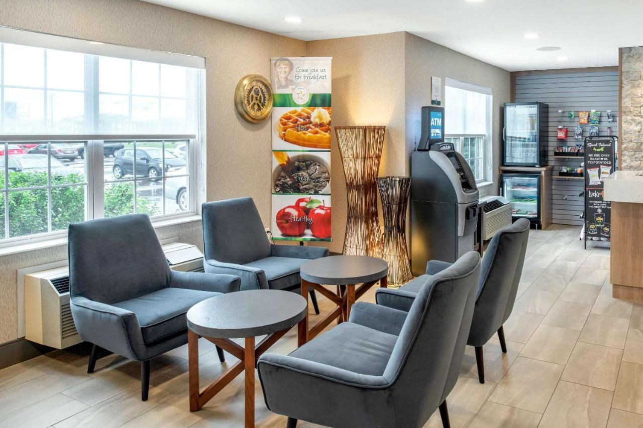 Quality Inn & Suites Cornwall Εξωτερικό φωτογραφία