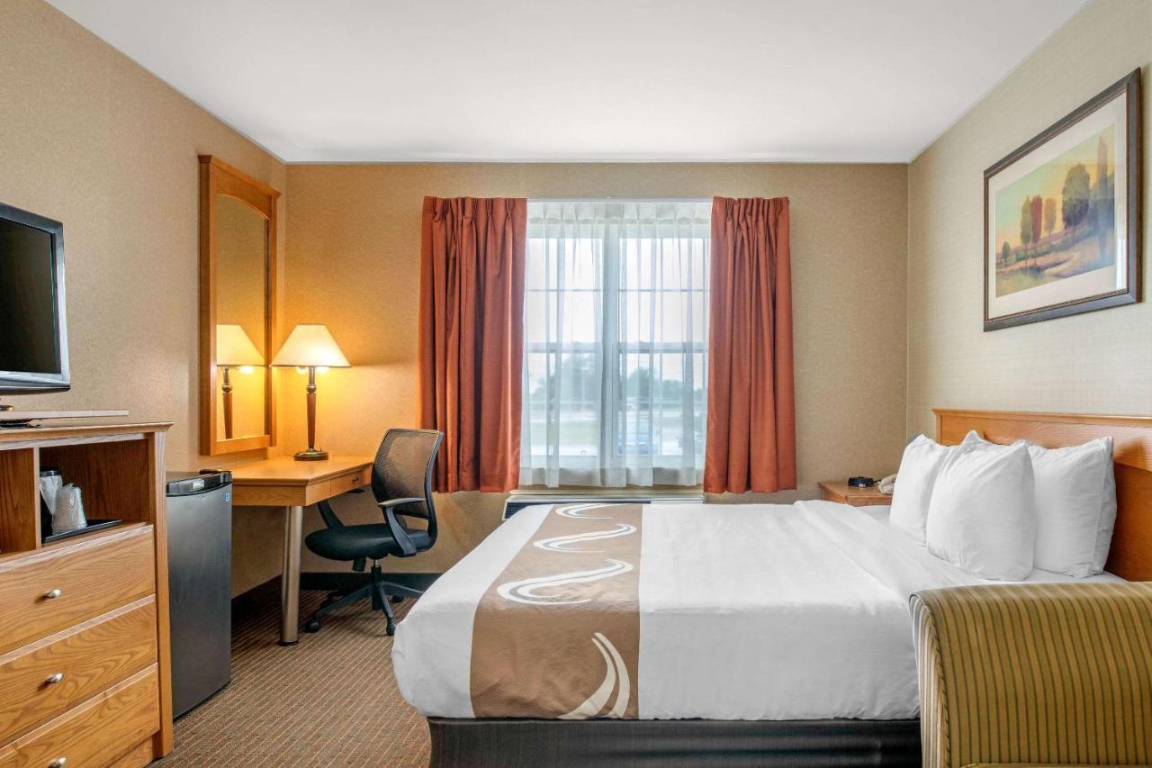 Quality Inn & Suites Cornwall Εξωτερικό φωτογραφία