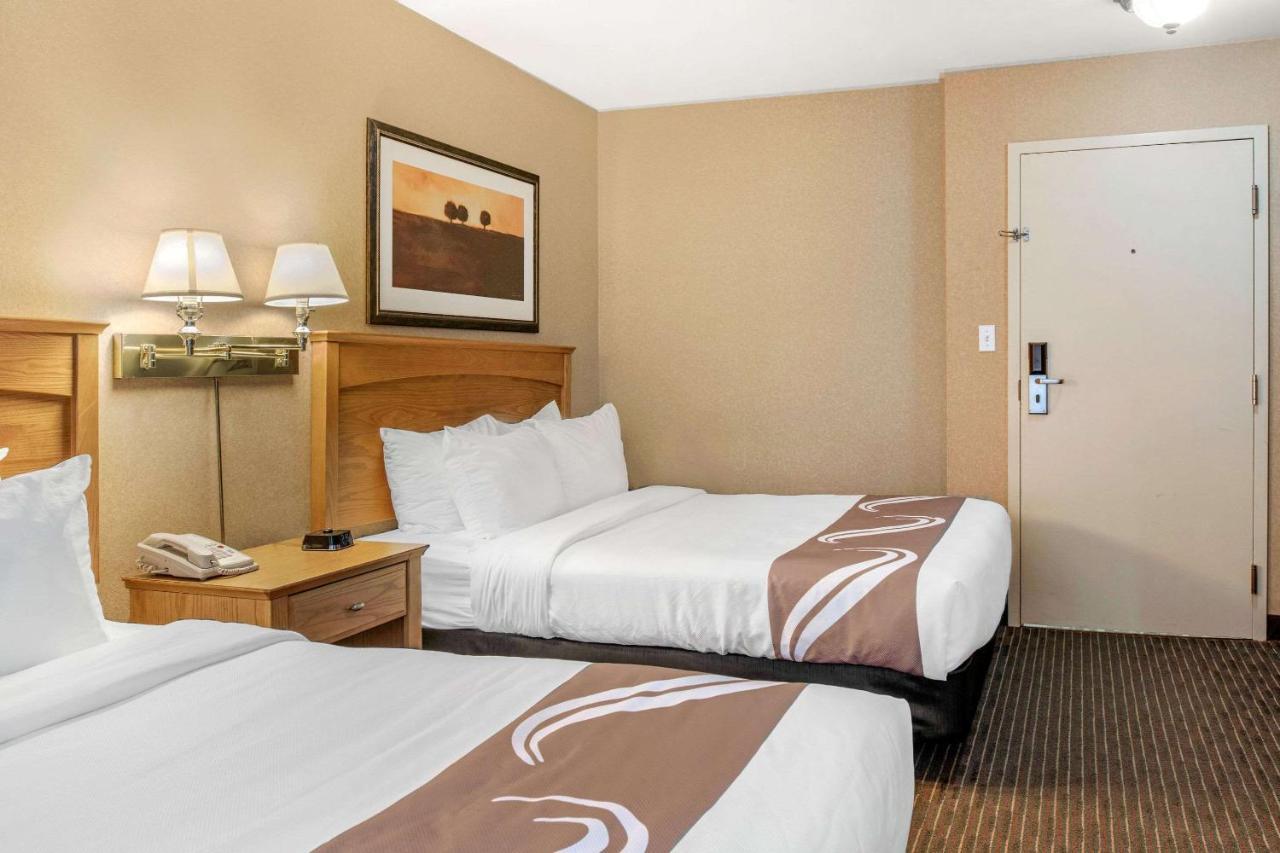 Quality Inn & Suites Cornwall Εξωτερικό φωτογραφία