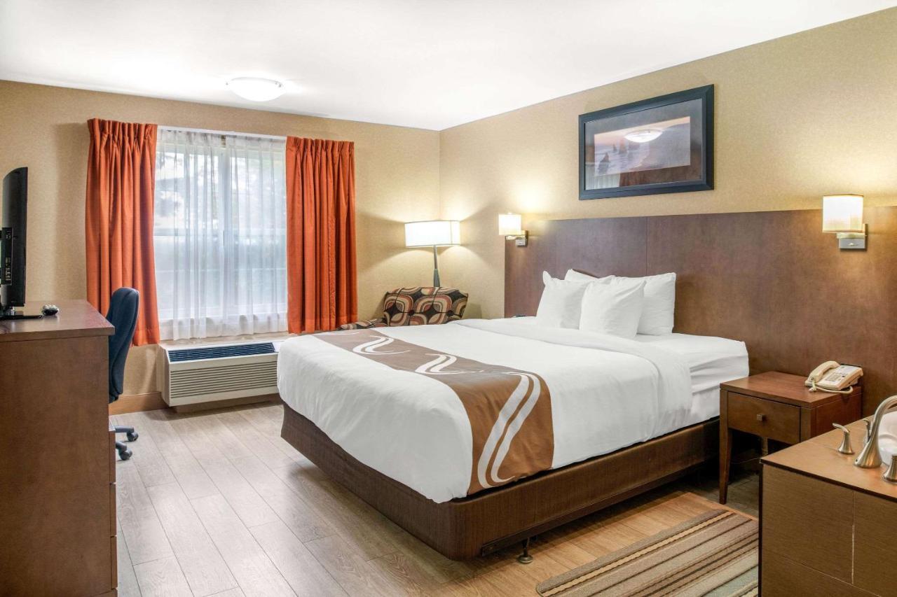 Quality Inn & Suites Cornwall Εξωτερικό φωτογραφία
